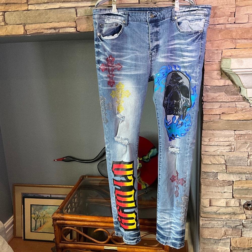 GFTD LOS ANGELES MENS 40 LONZO SKINNY FIT PAINTED SKULL EMBELLISHED CROSS JEANS